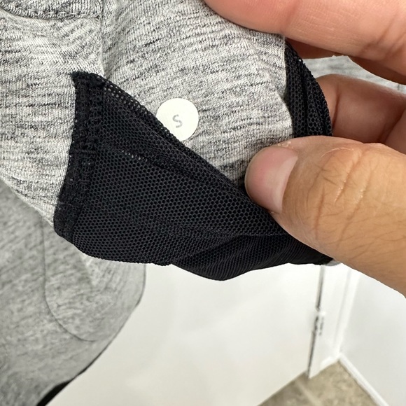 Lululemon City Bound Wrap - Picture 6 of 6